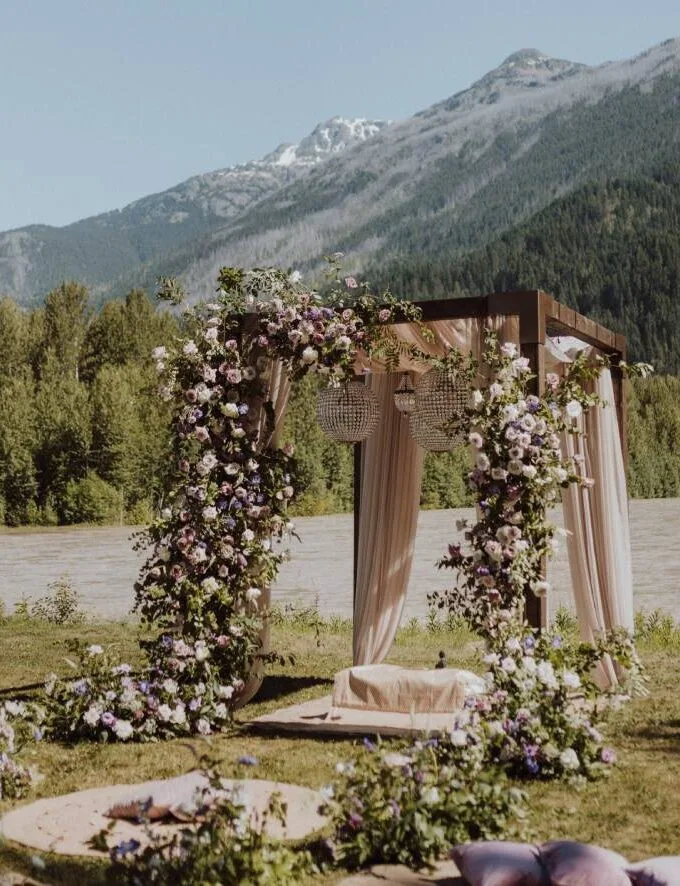 MODERN CHUPPAH ARCH - With Drape