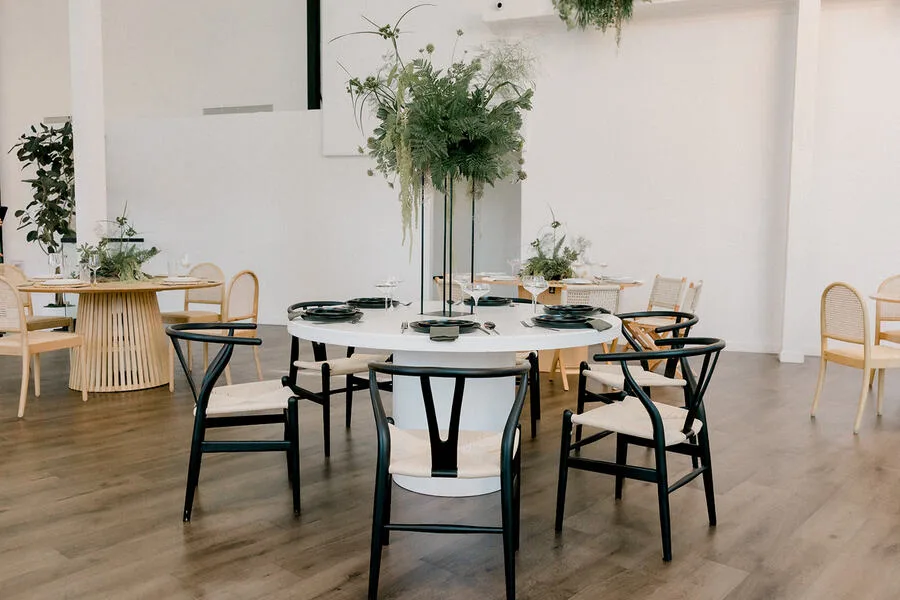 Pearl Round Table